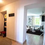 Modern 2Br Apartment Near Nivy Station & Downtown With Balcony & Fast Wifi Apartment