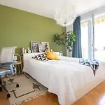 Modern 2Br Apartment Near Nivy Station & Downtown With Balcony & Fast Wifi * Bratislava