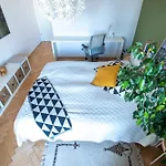 Modern 2Br Apartment Near Nivy Station & Downtown With Balcony & Fast Wifi Apartment *