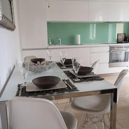 Apartamento Spacious 2br - Nivy Mall - Fast Wifi - Balcony With View - Flex Check-in