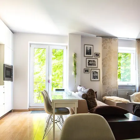 Apartment Modern 2Br Apartment Near Nivy Station & Downtown With Balcony & Fast Wifi