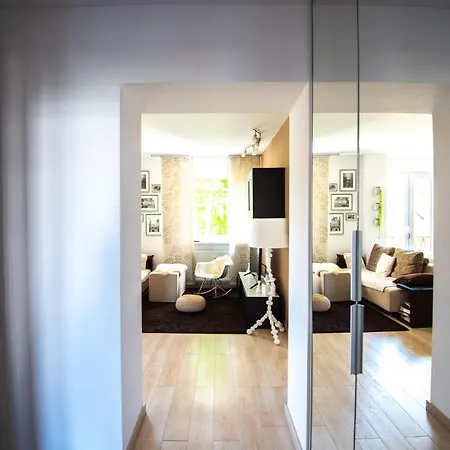 Modern 2Br Apartment Near Nivy Station & Downtown With Balcony & Fast Wifi Apartment Bratislava