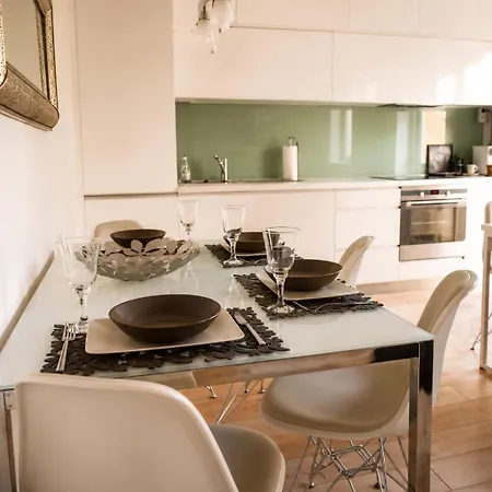 Apartment Bright 2br Business & - Nivy - Balcony - Fast Wifi