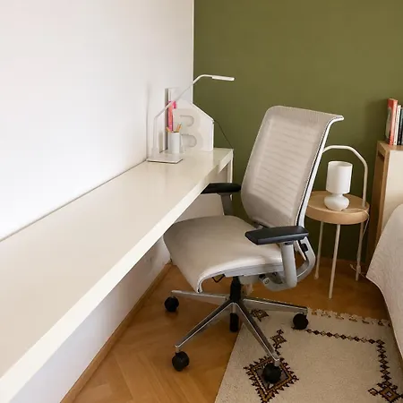 Apartment Bright 2br Business & - Nivy - Balcony - Fast Wifi *