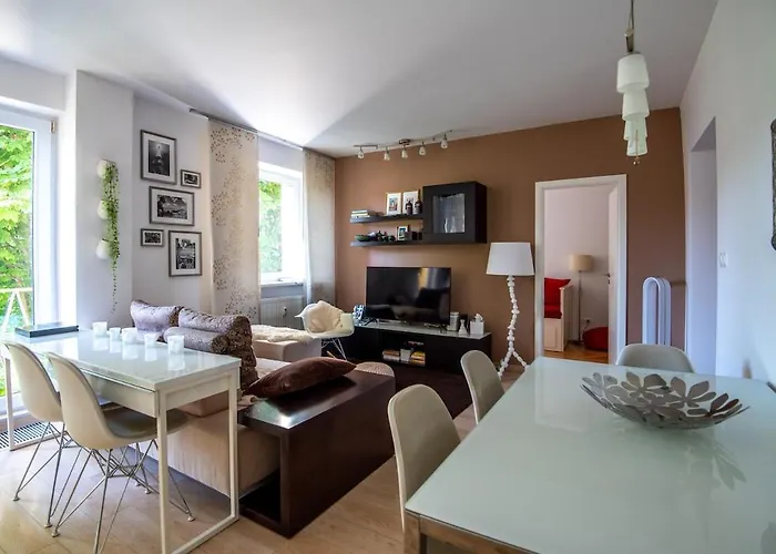 Spacious 2br - Nivy Mall - Fast Wifi - Balcony With View - Flex Check-in