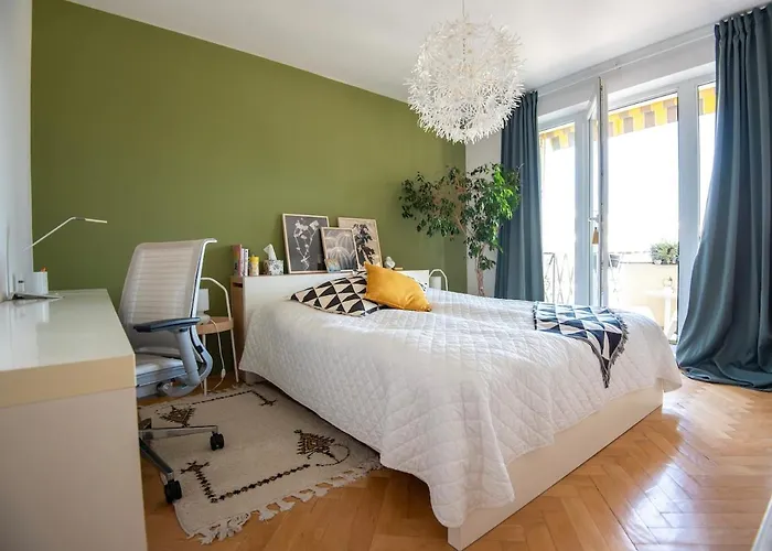 Spacious 2br - Nivy Mall - Fast Wifi - Balcony With View - Flex Check-in Bratislava