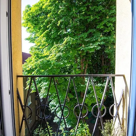 Apartment Spacious 2br - Nivy Mall - Fast Wifi - Balcony With View - Flex Check-in Bratislava