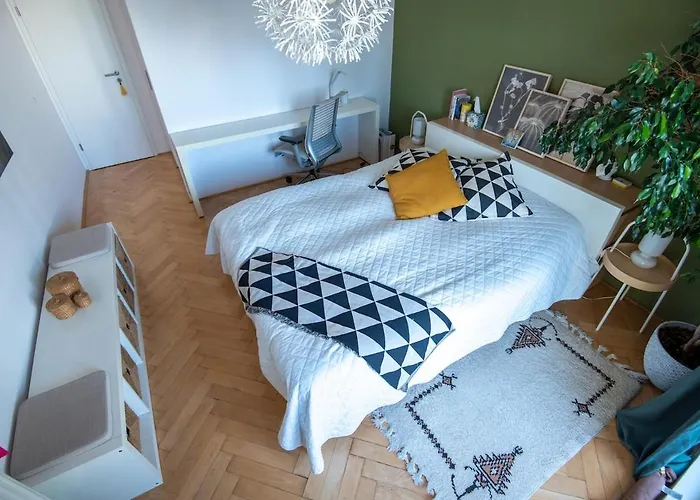 Spacious 2br - Nivy Mall - Fast Wifi - Balcony With View - Flex Check-in 公寓 *