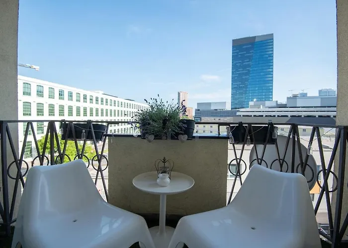 Spacious 2br - Nivy Mall - Fast Wifi - Balcony With View - Flex Check-in 公寓