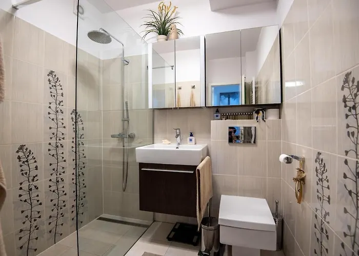 Spacious 2br - Nivy Mall - Fast Wifi - Balcony With View - Flex Check-in * 布拉迪斯拉发